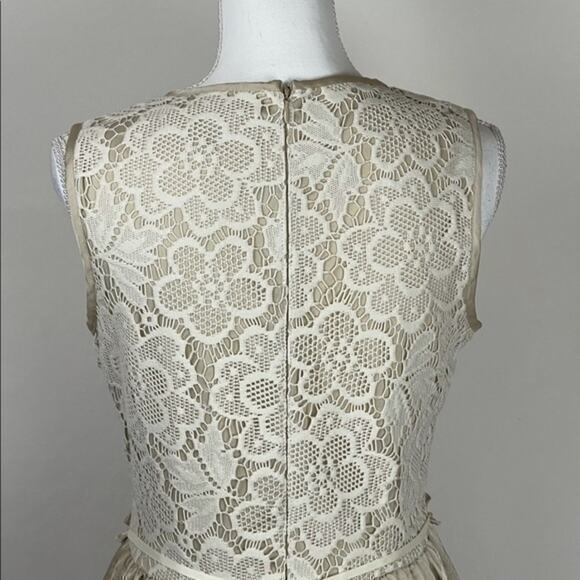 Melonie T Sheer Cream Lace Feminine Party Event Dress Size 8 - Picture 5 of 12